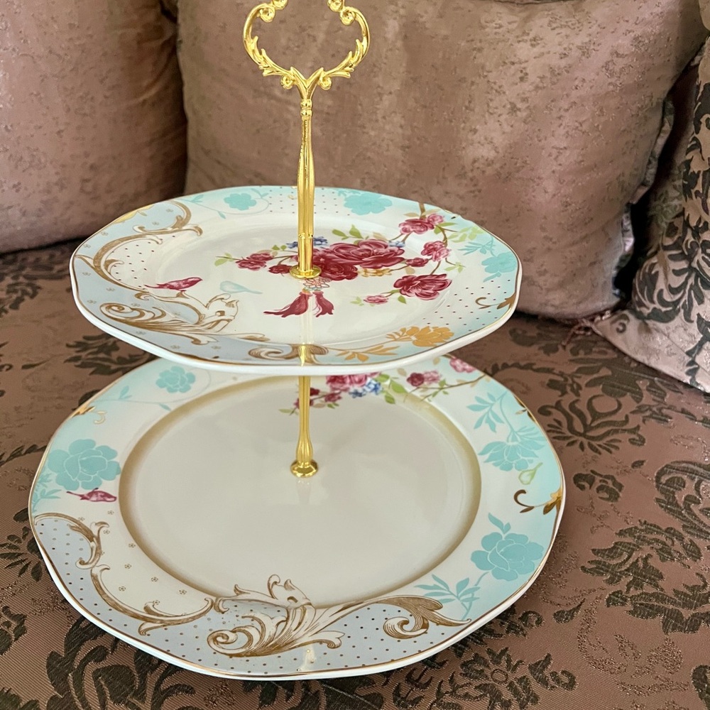 Elegant Floral Two-Tier Cake Stand